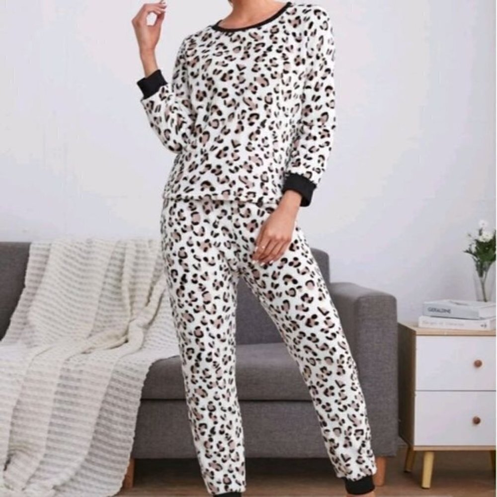 Leopard Print - Picture 7 of 10